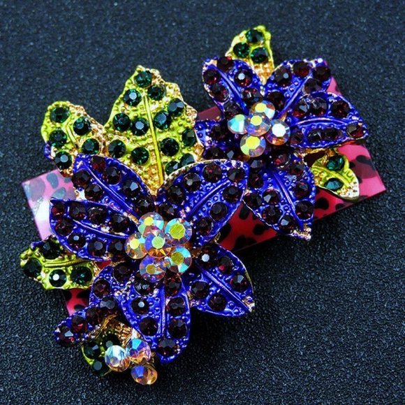 Stunning Purple Rhinestone FLOWER Corsage Brooch - Picture 6 of 8